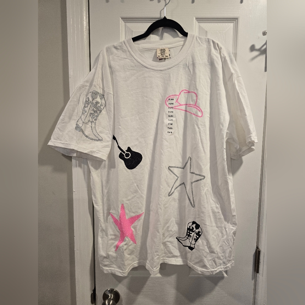 White and Pink Graphic  T-Shirt